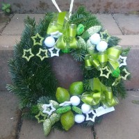 /album/fotogalerie-vanoce/zeleny-venec-dvere-jpg/